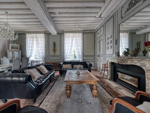 Château deux époques au coeur de sa propriété