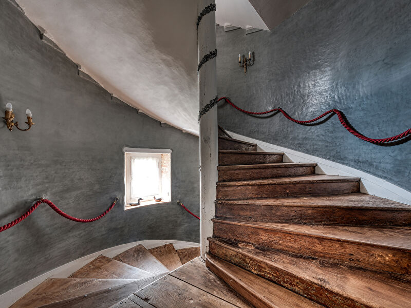 Château deux époques au coeur de sa propriété