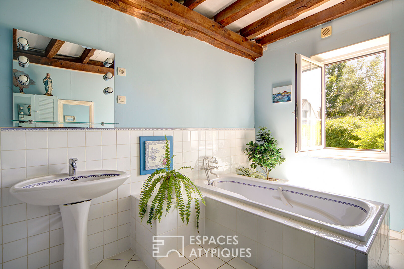Fermette au charme authentique avec piscine