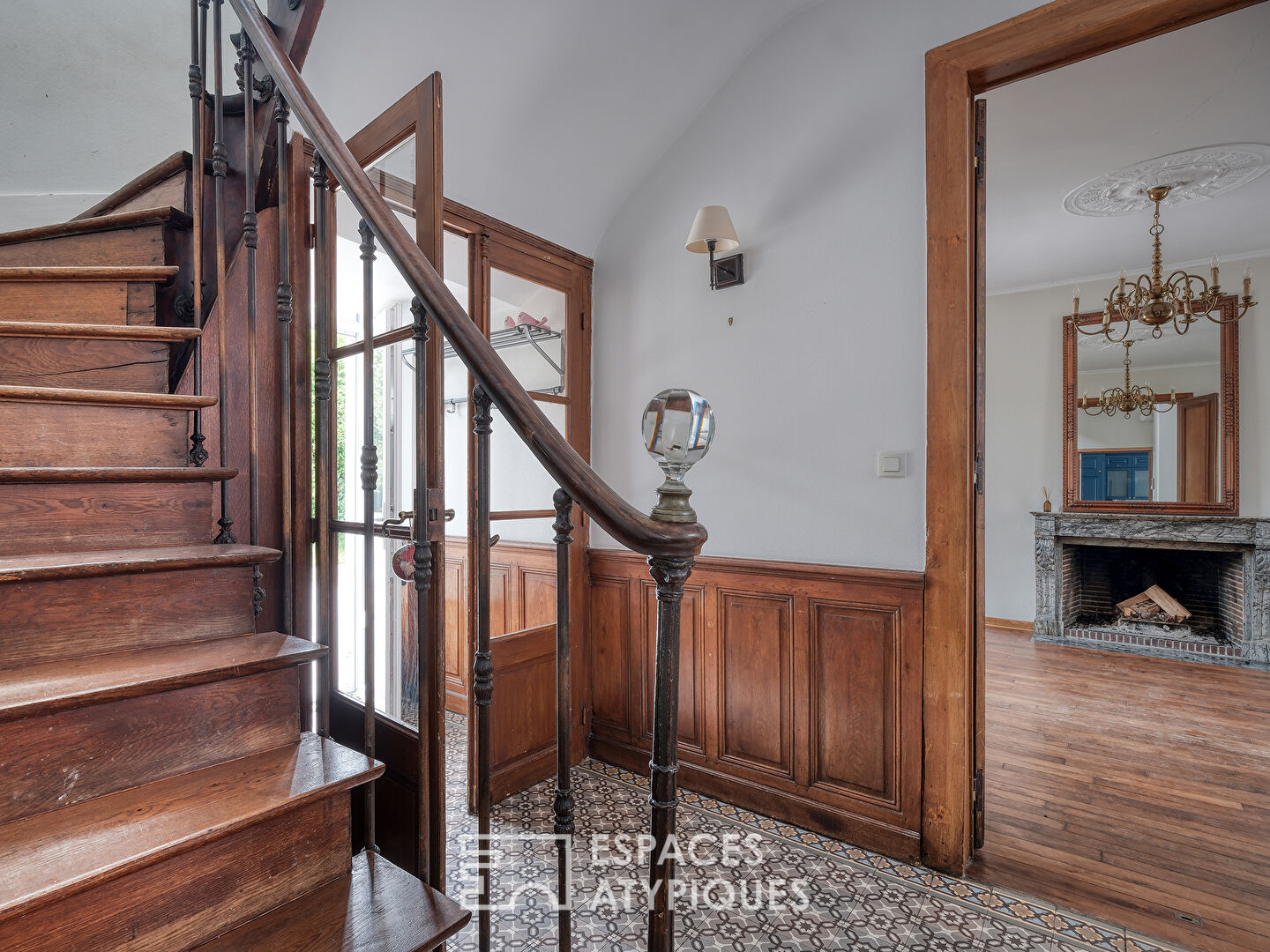 Élégante maison bourgeoise et sa piscine