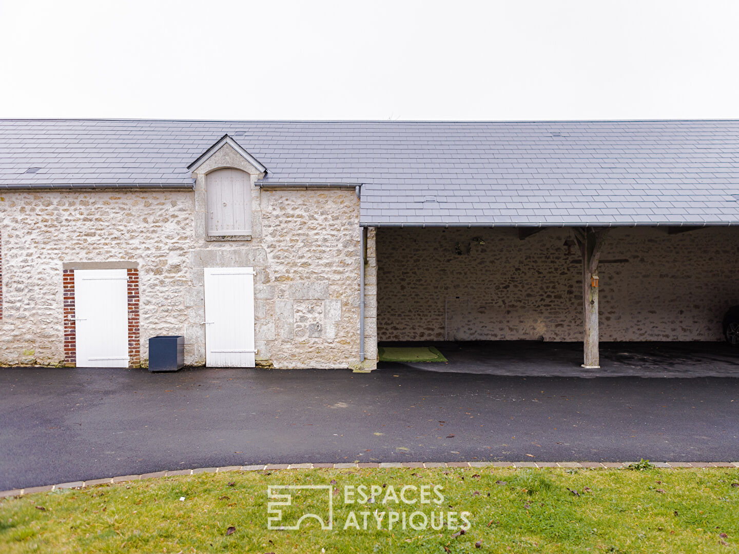 Charmant corps de ferme et ses dépendances aménagées