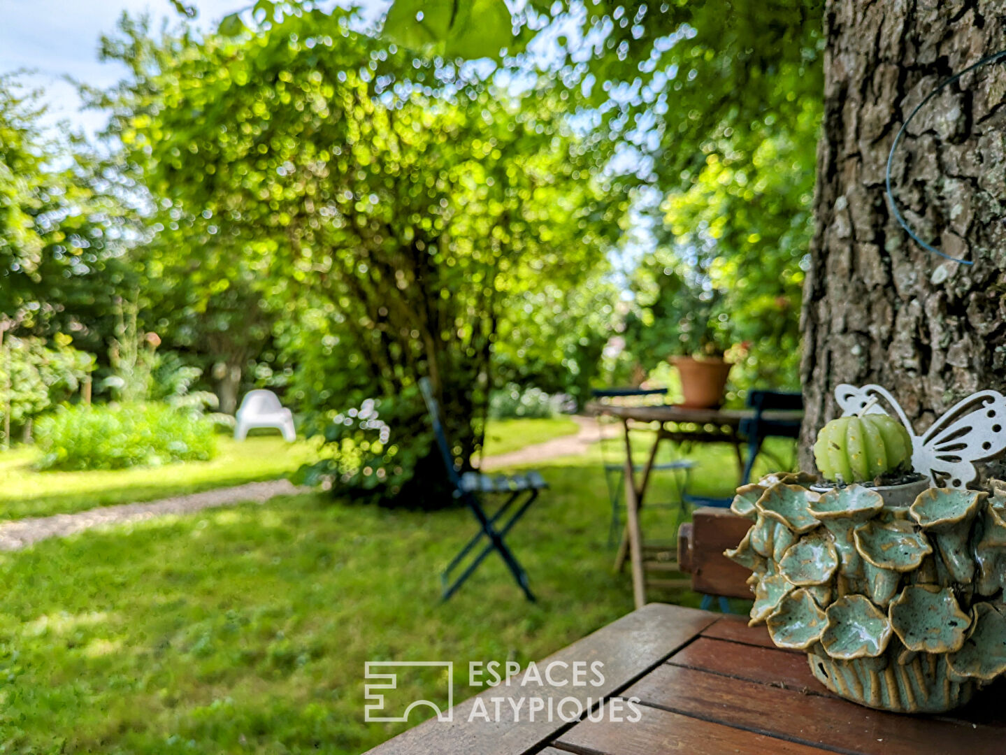 Longère au charme d’antan et son jardin paysager