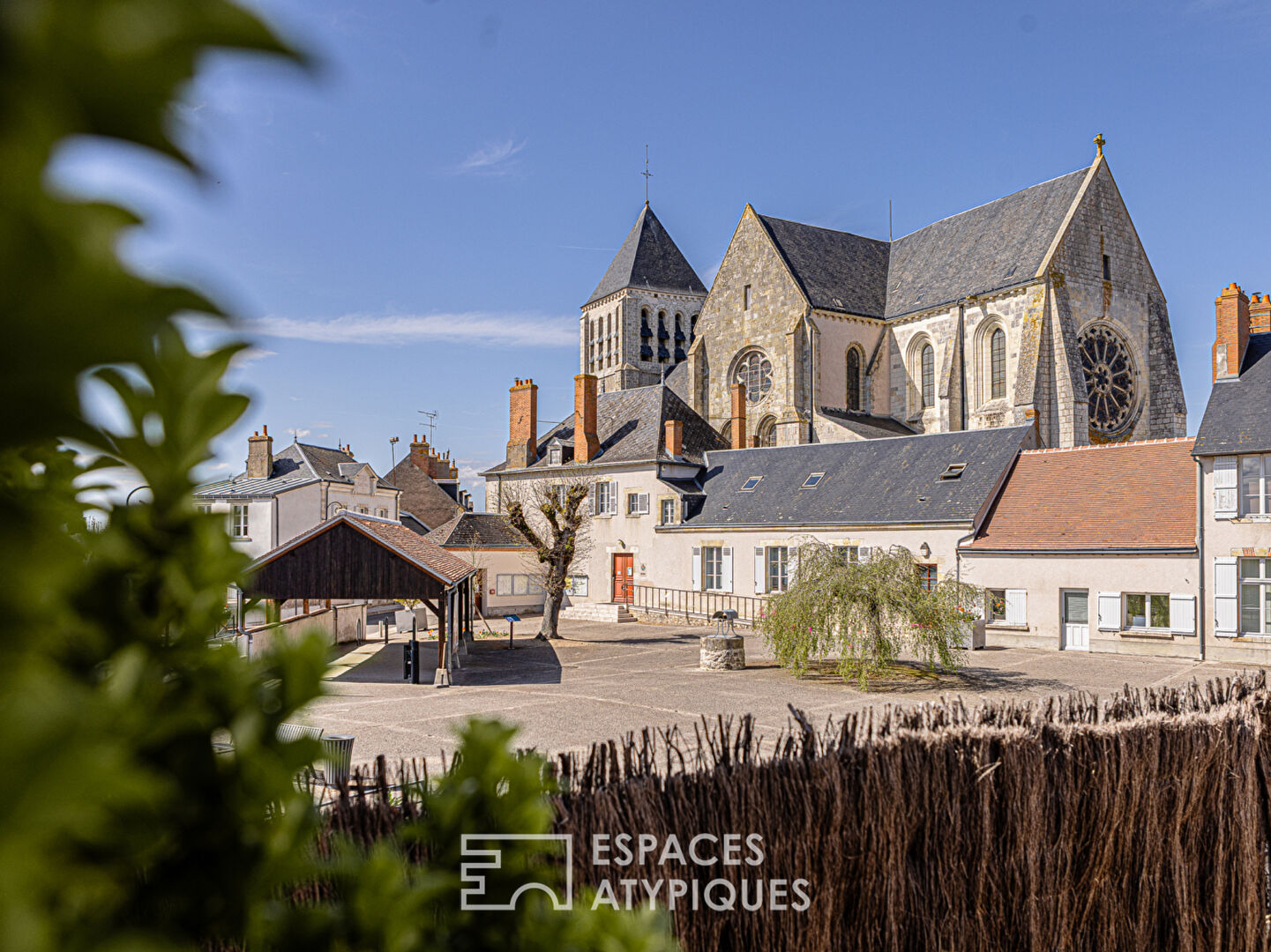Maison de ville et sa terrasse à proximité du canal d’Orléans