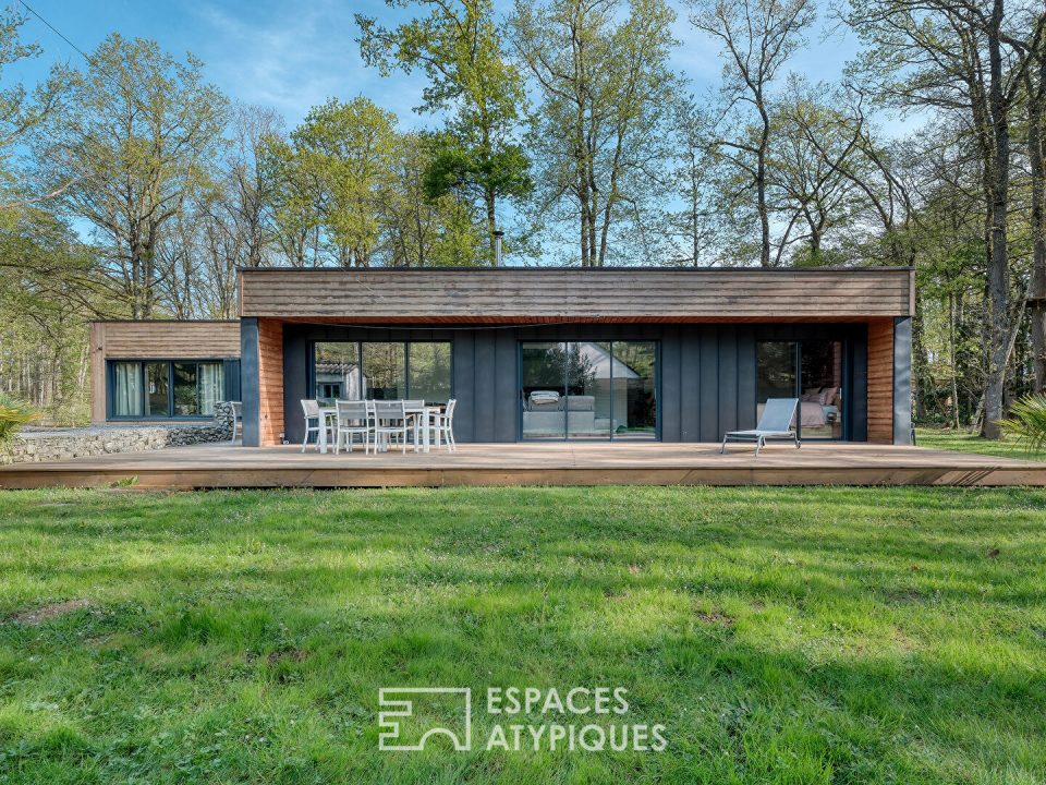 Maison d'architecte en bois au coeur de la forêt