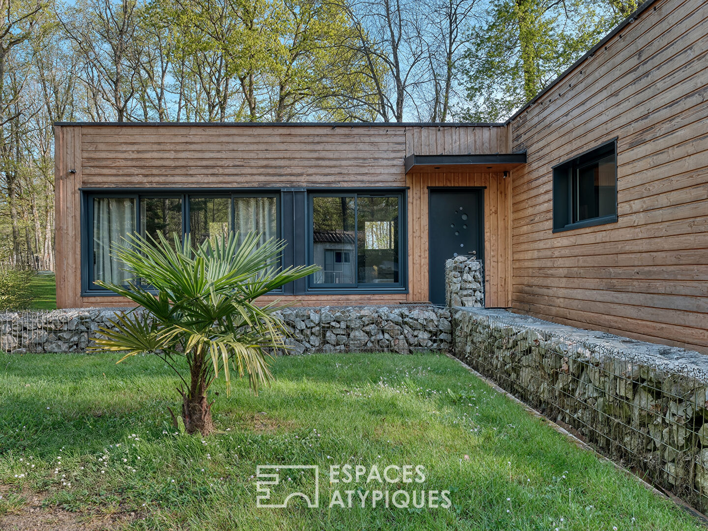 Maison d’architecte en bois au coeur de la forêt