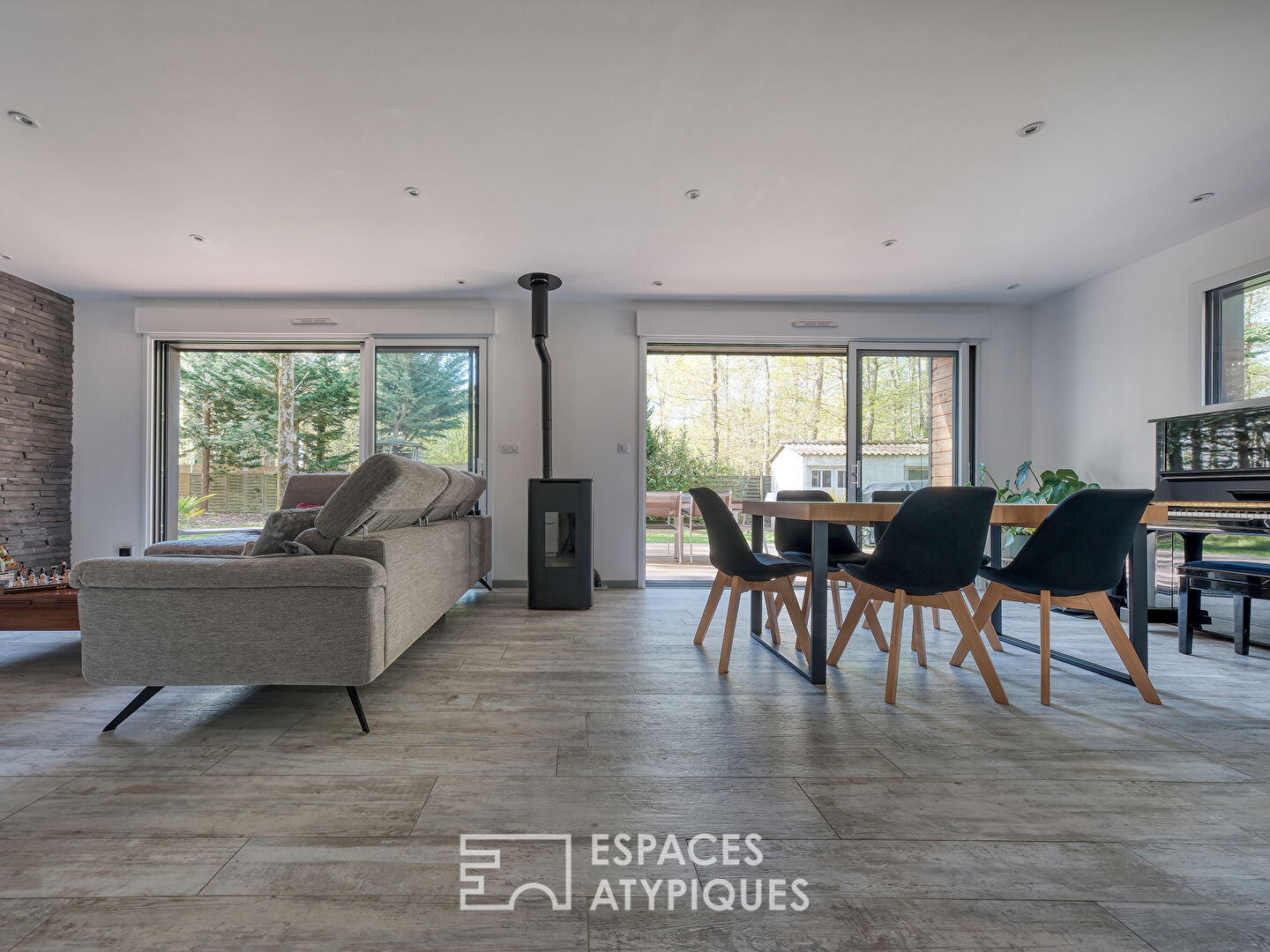 Maison d’architecte en bois au coeur de la forêt