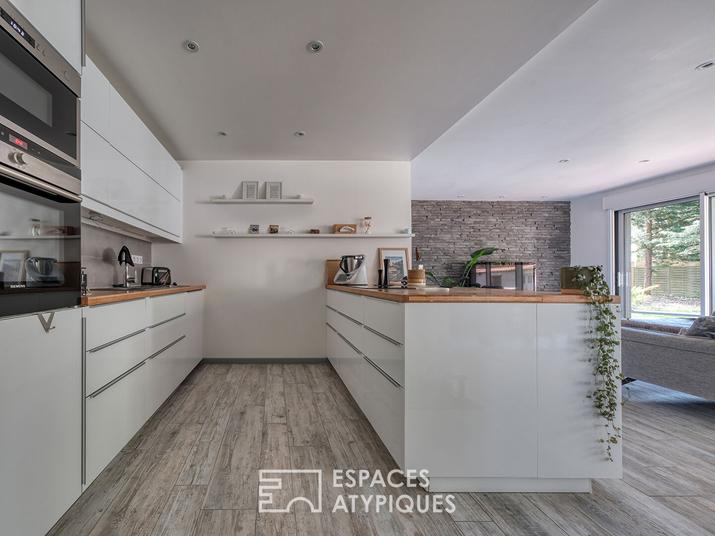 Maison d’architecte en bois au coeur de la forêt