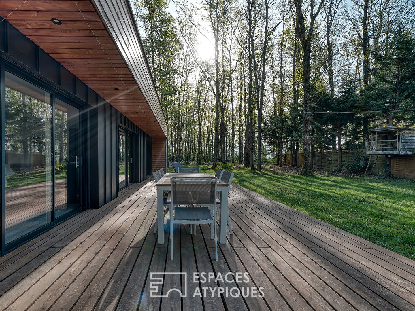 Maison d’architecte en bois au coeur de la forêt