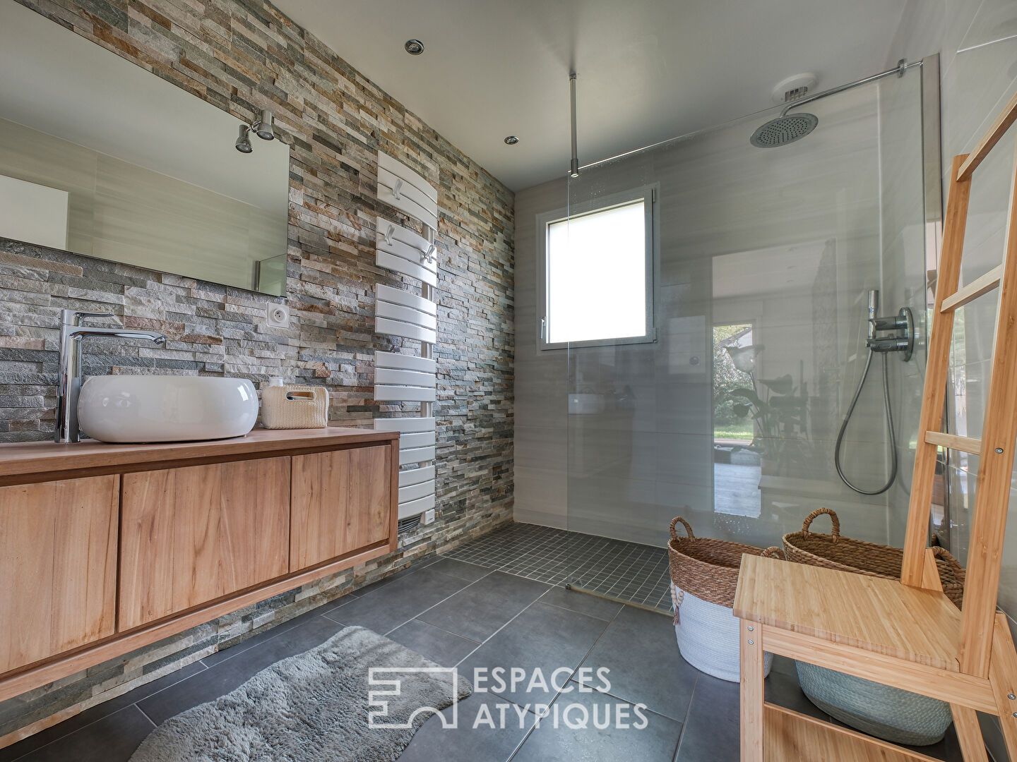Maison d’architecte en bois au coeur de la forêt