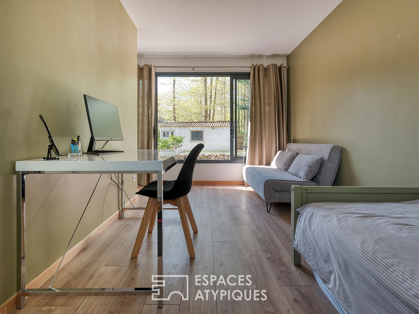 Maison d’architecte en bois au coeur de la forêt