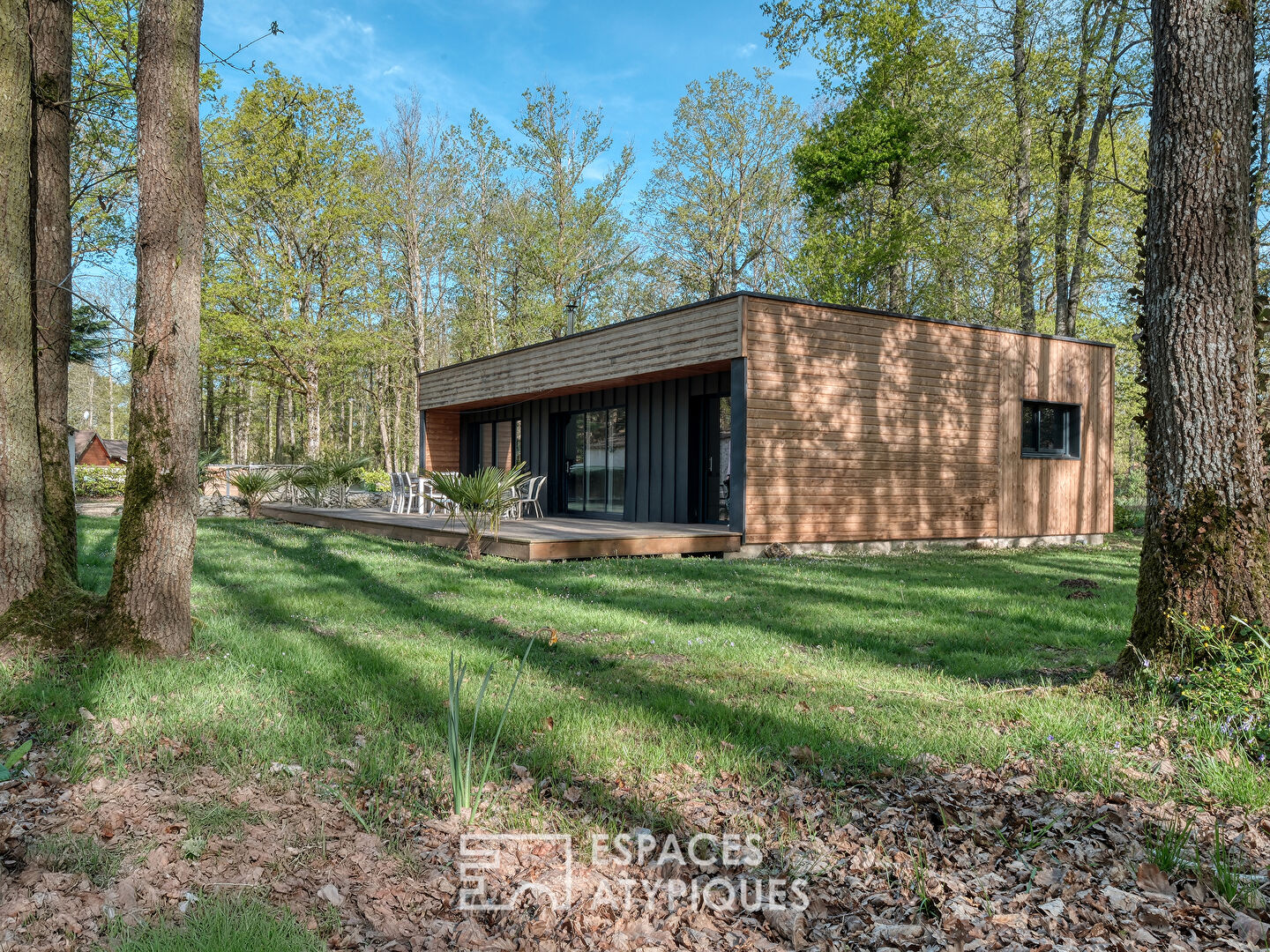 Maison d’architecte en bois au coeur de la forêt