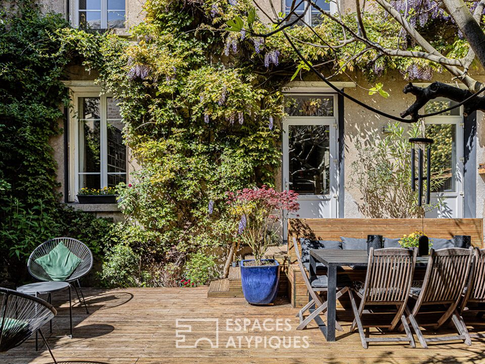 Maison bourgeoise et son extérieur intimiste