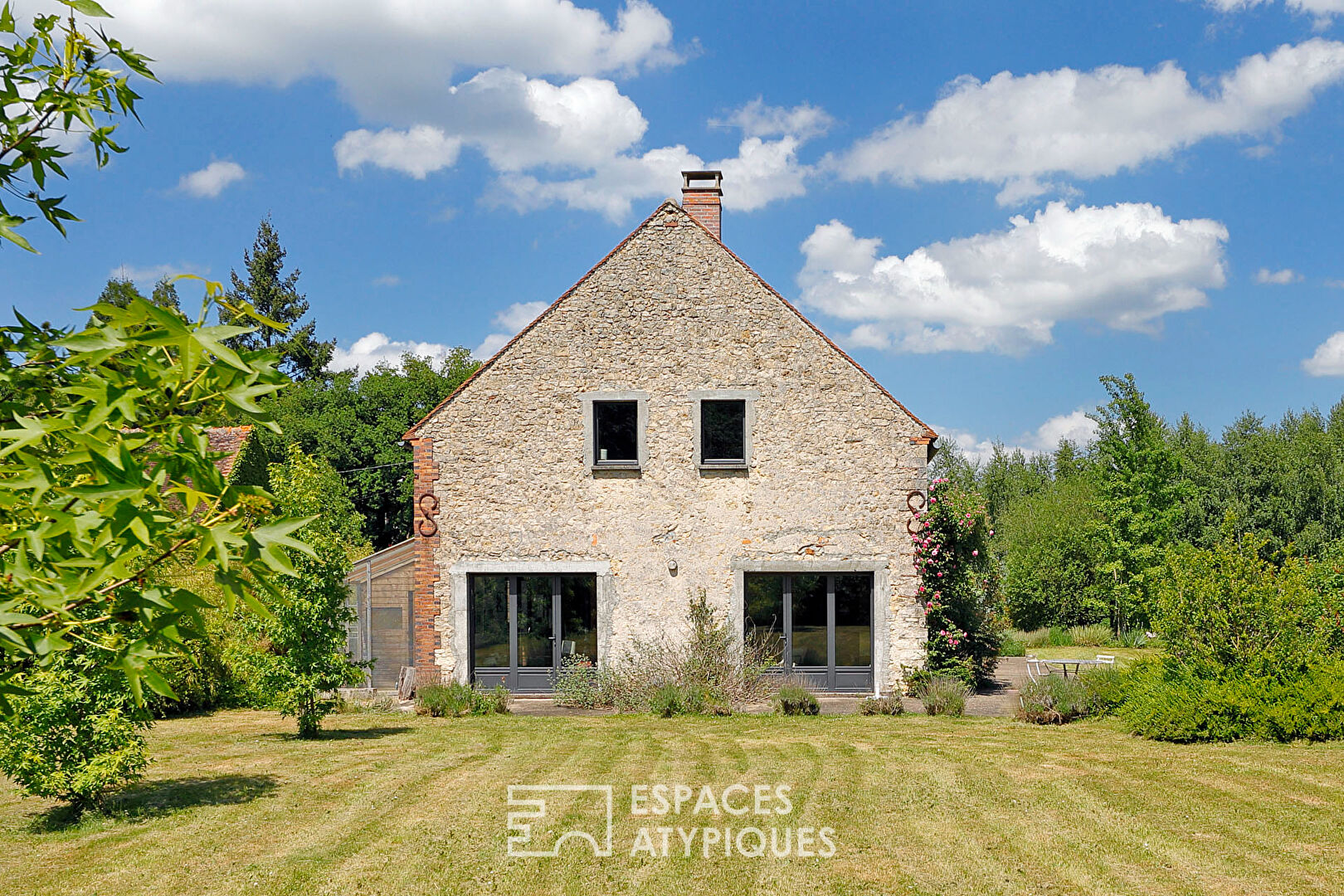 Ancienne grange à la rénovation contemporaine