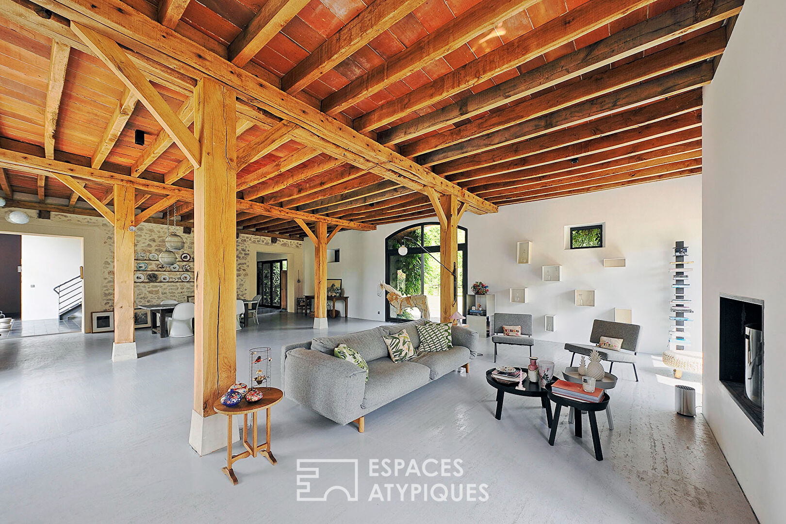 Ancienne grange à la rénovation contemporaine
