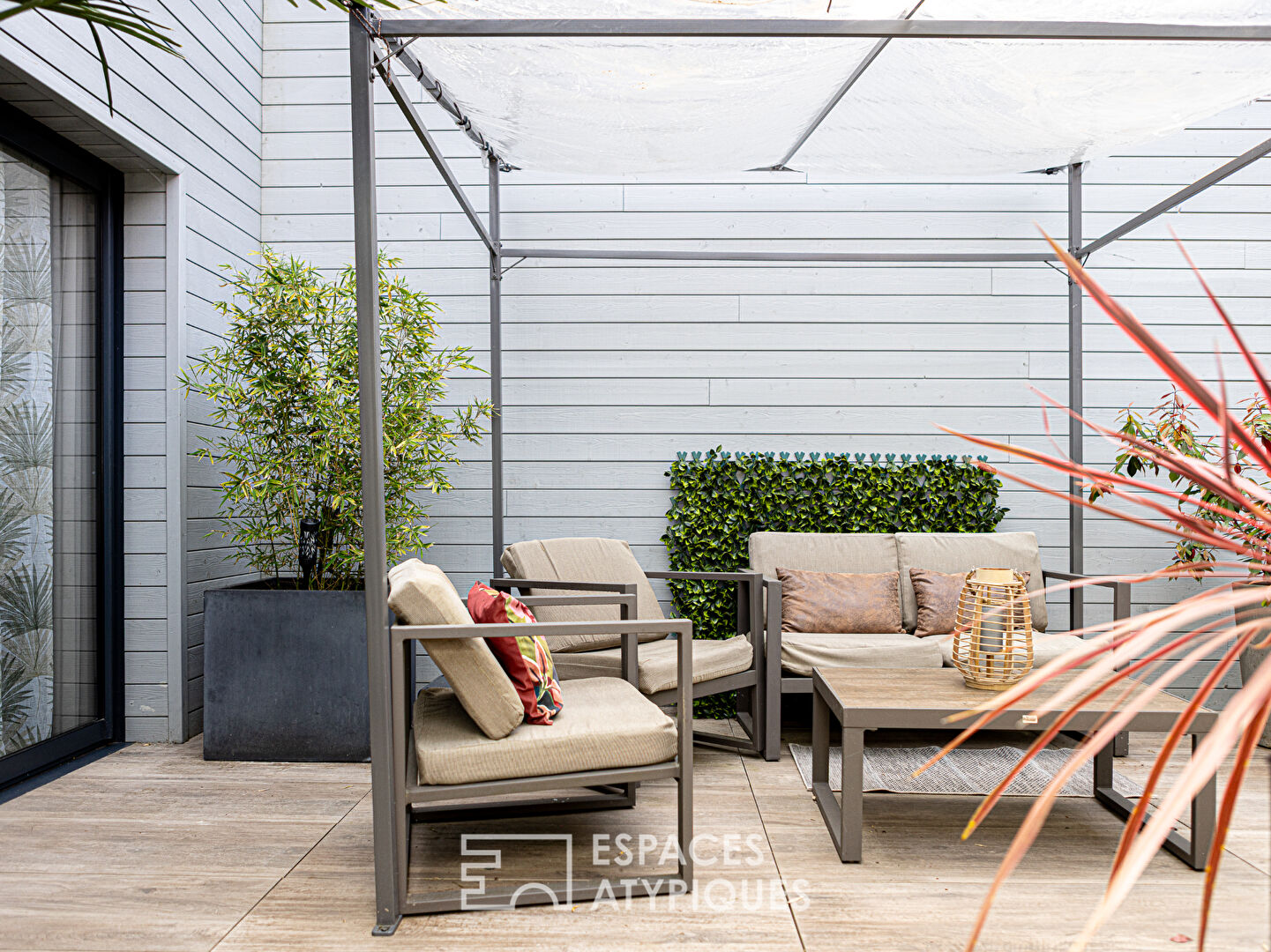 Duplex contemporain avec patio