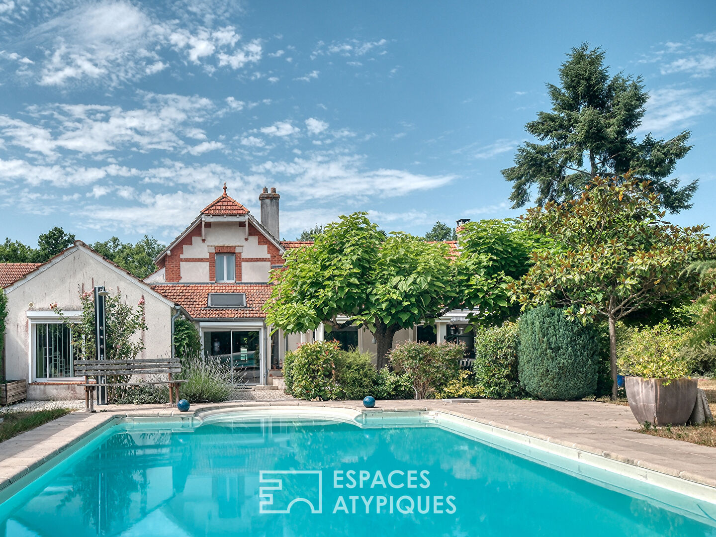Maison de charme avec jardin et piscine en Sologne