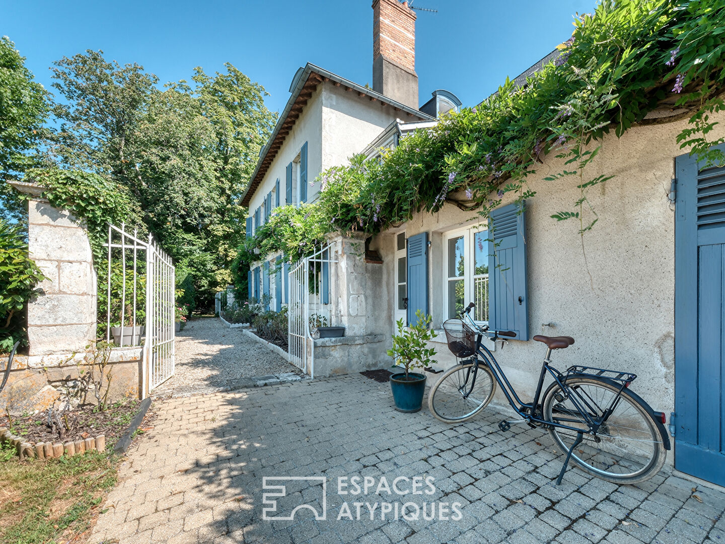Charmante maison de maître et son parc, aux portes d’Orléans