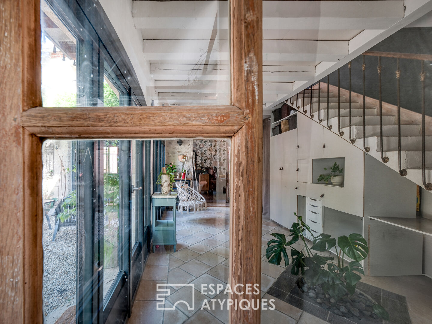 Bucolic house and its secret garden