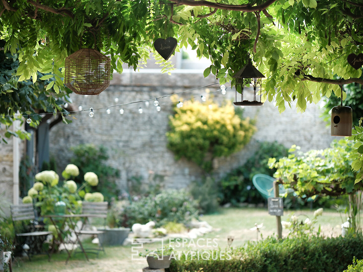Bucolic house and its secret garden