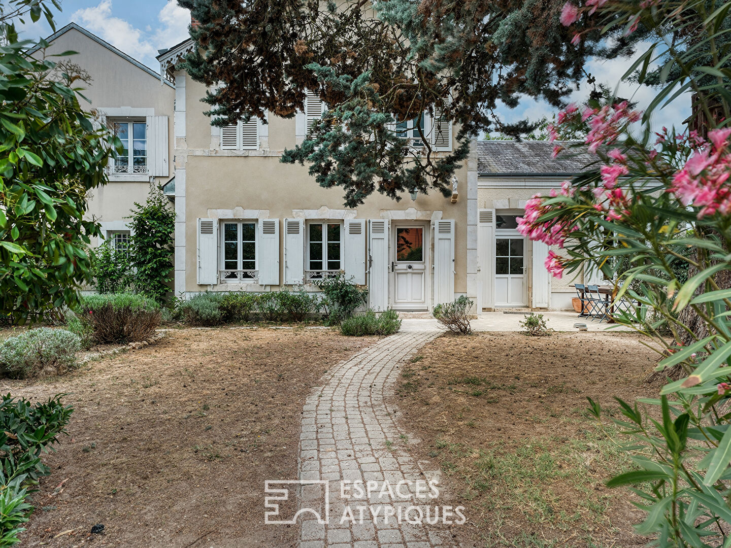 Elegant Family Home in the Dunois District – Orléans