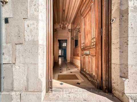 Private mansion in the city center