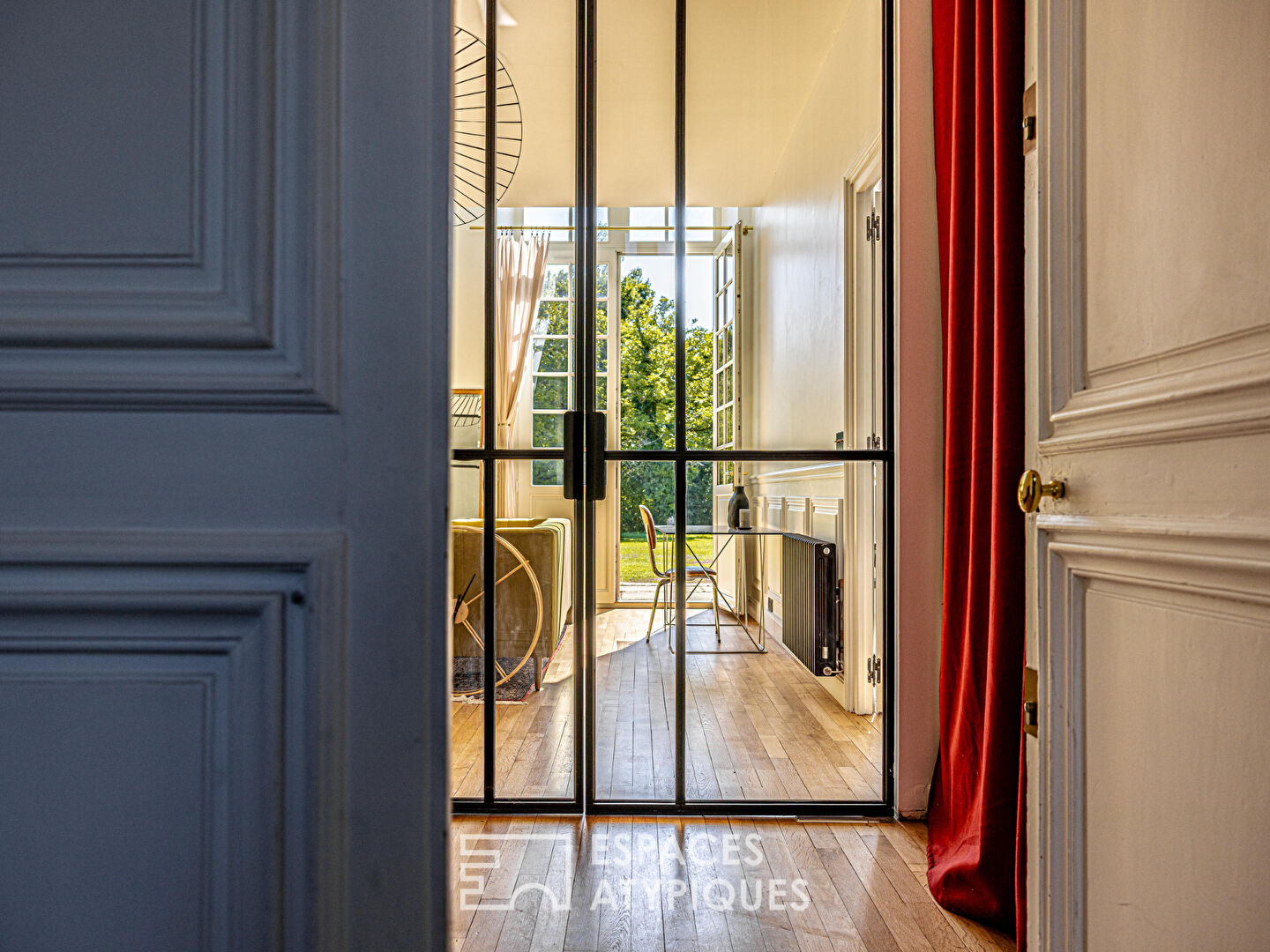Rez-de-jardin d’exception dans un château à Chécy