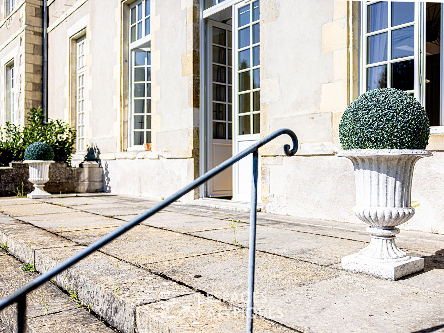 Rez-de-jardin d’exception dans un château à Chécy