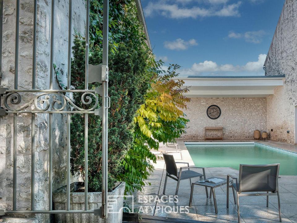 Demeure bourgeoise avec verrière et piscine au coeur de Janville