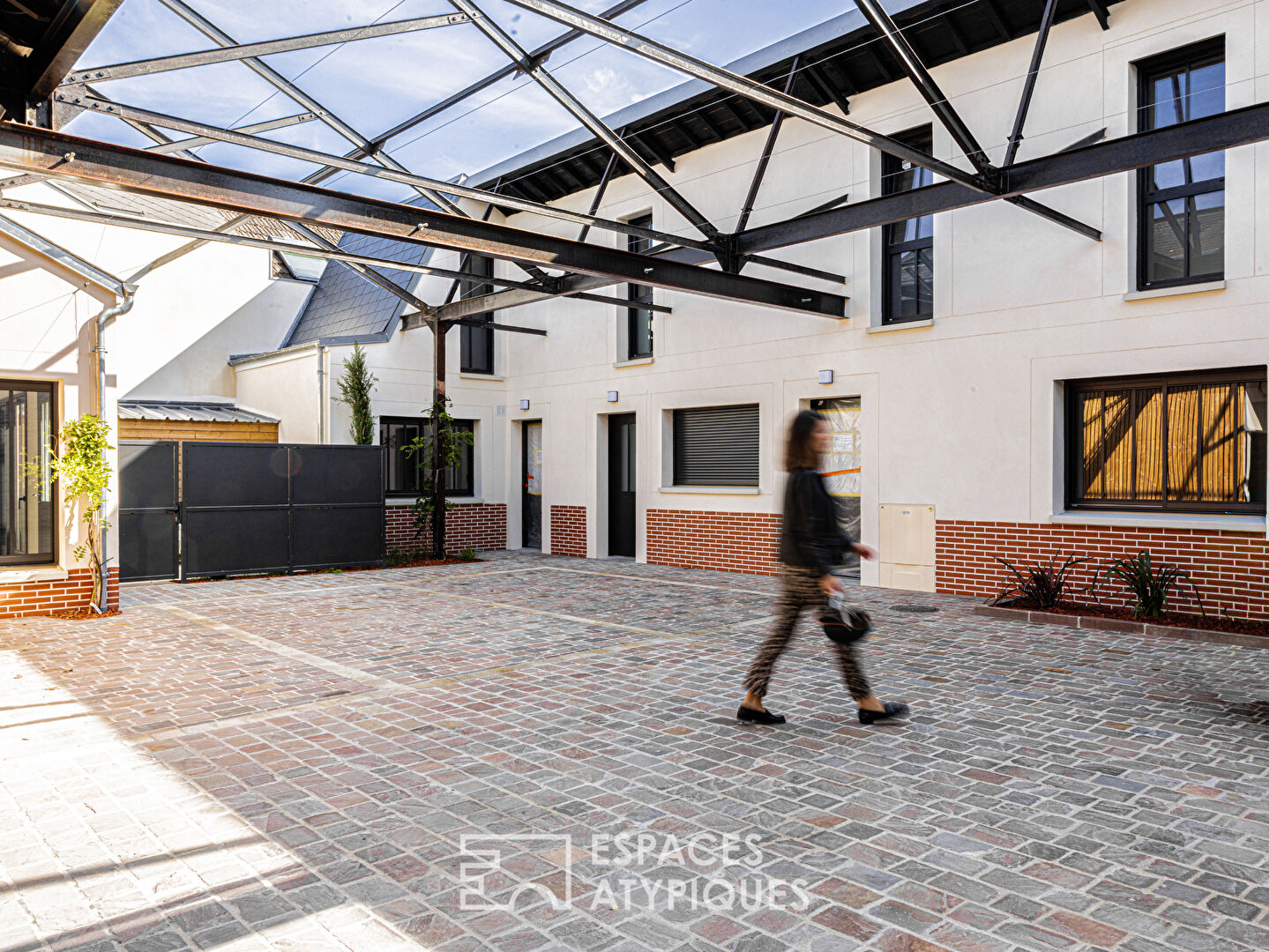 Duplex avec jardin à aménager dans une copropriété de standing