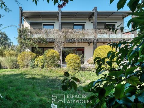 Architecture contemporaine avec son jardin secret quartier Saint-Marc