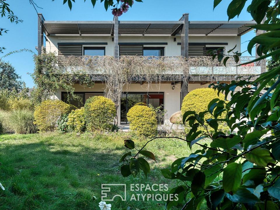 Architecture contemporaine avec son jardin secret quartier Saint-Marc