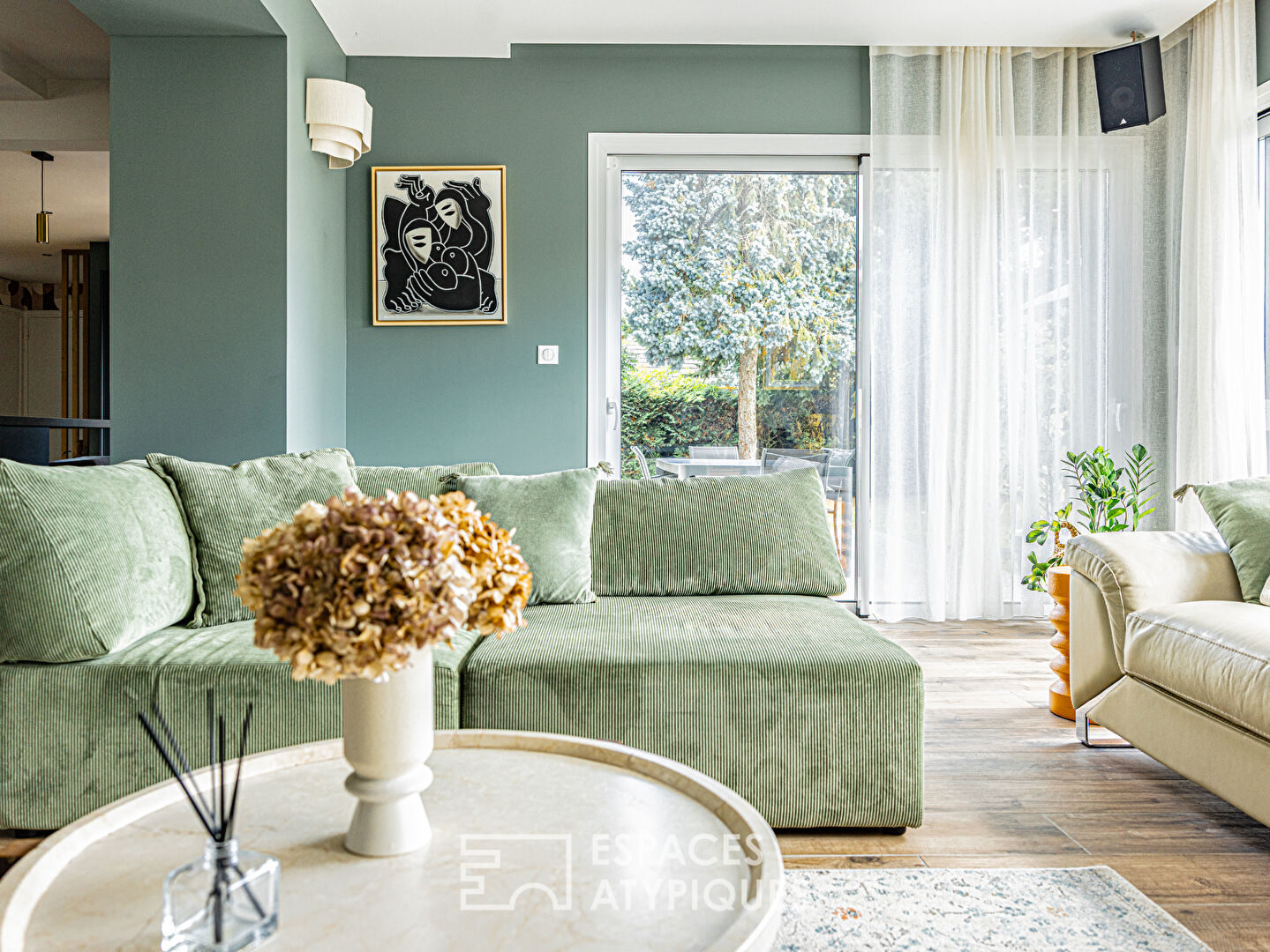 Renovated house with cubic extension, garden and swimming pool