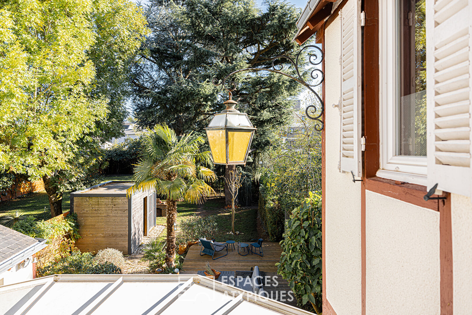 Elégante maison bourgeoise et son jardin