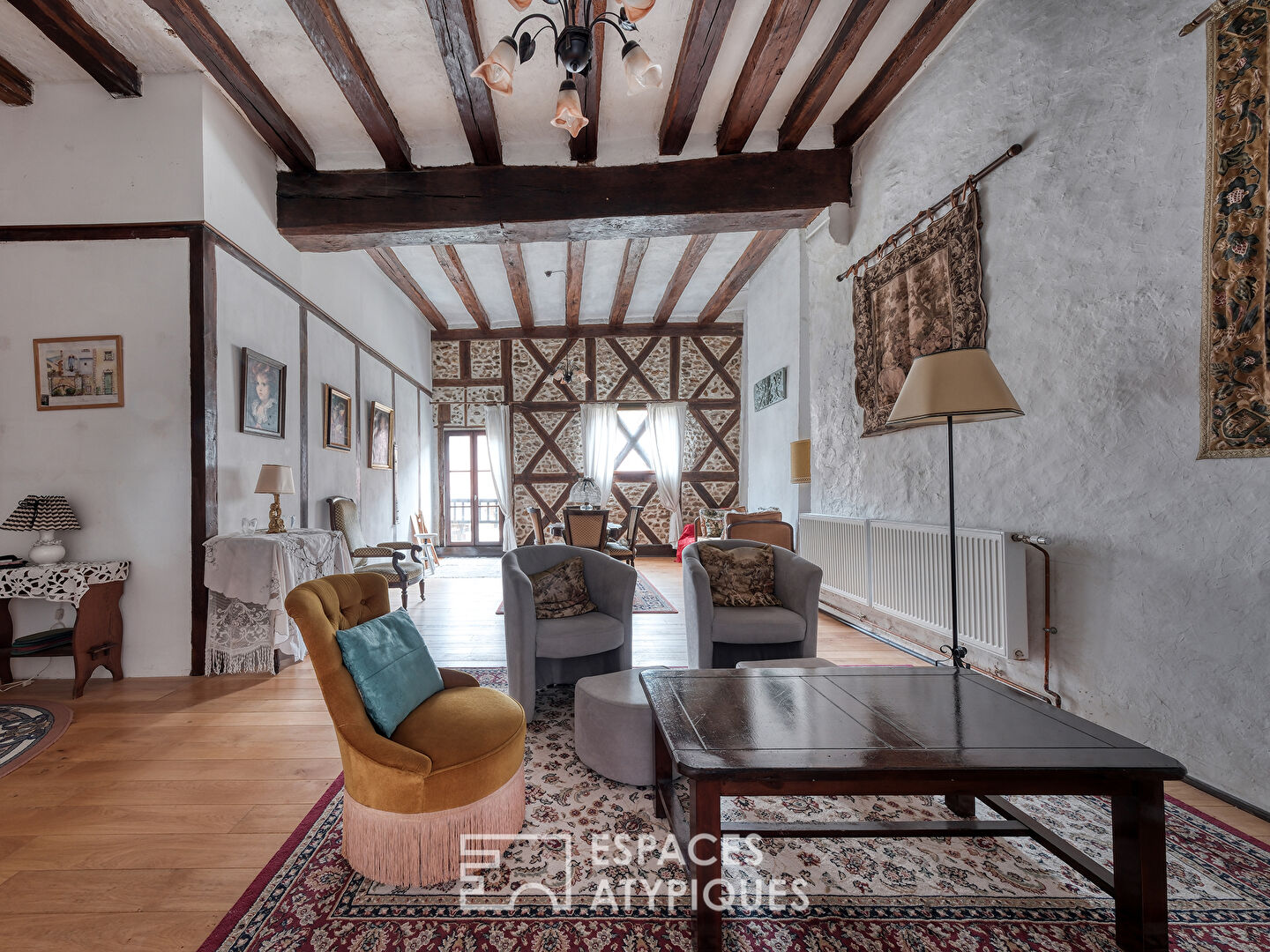 Ancien relais de poste au coeur du bourg de Chatillon sur loire