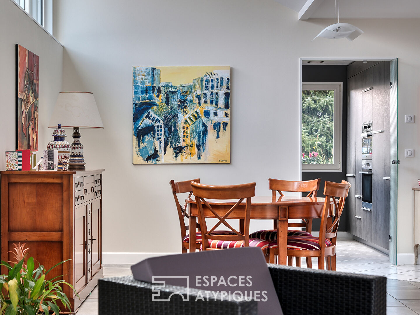 Contemporaine avec parc paysager