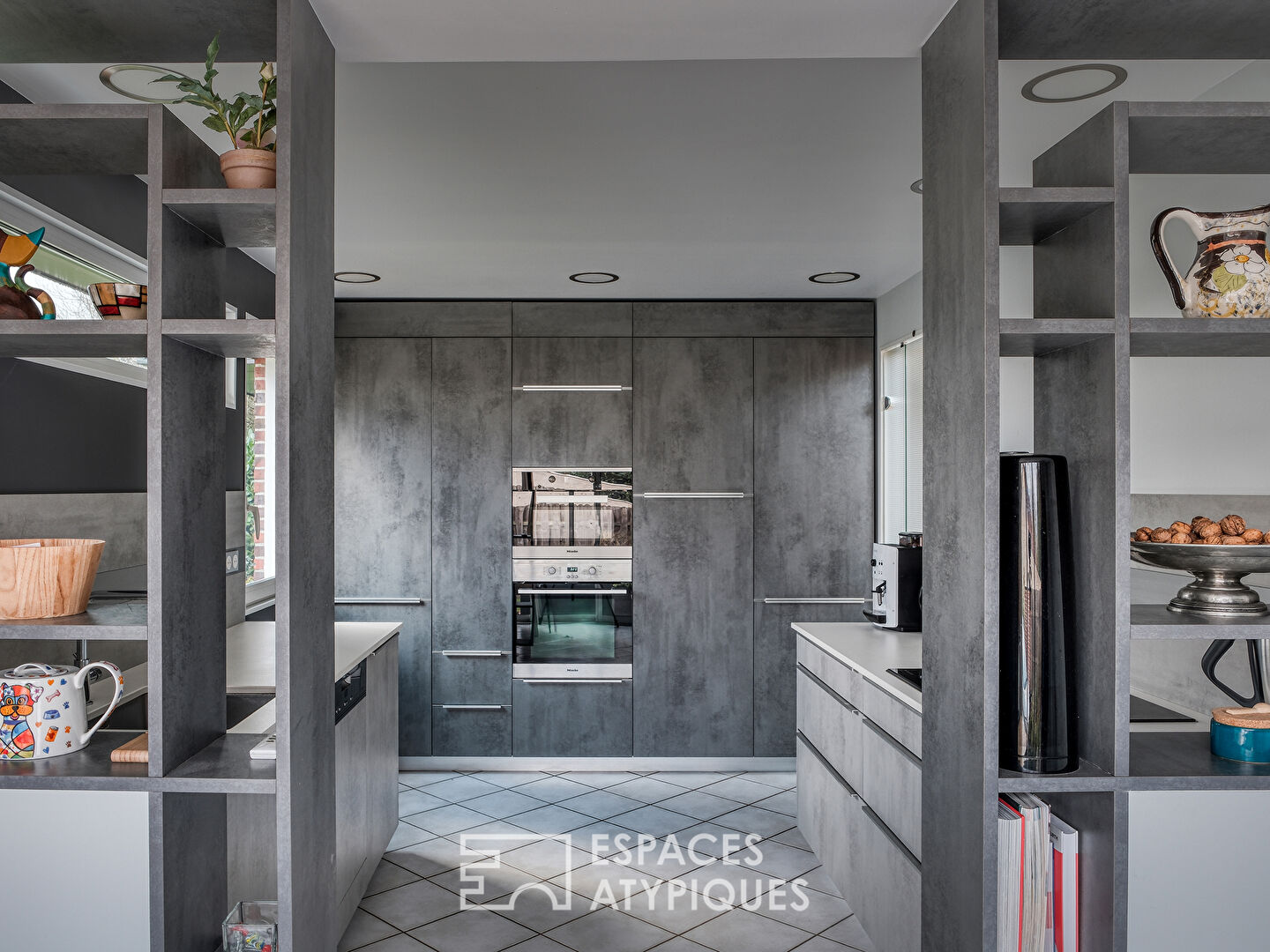 Contemporaine avec parc paysager