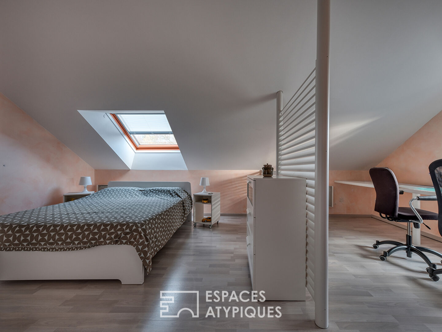 Contemporaine avec parc paysager