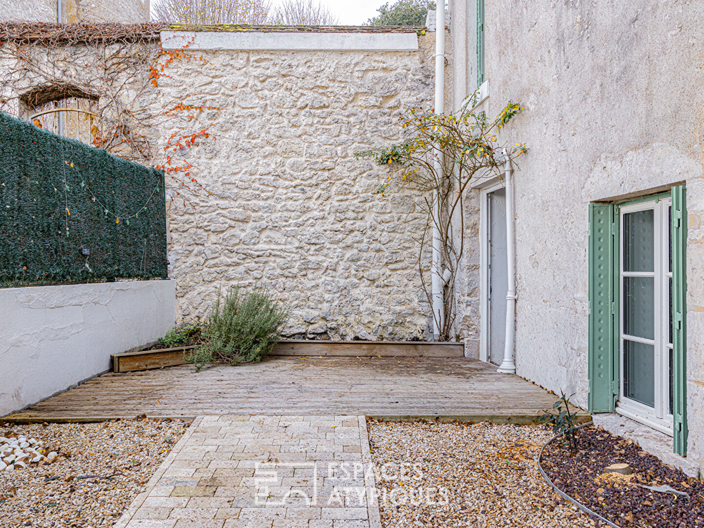 Charmant rez-de-jardin avec vue sur la Loire