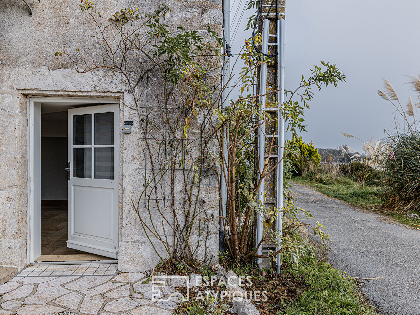 Charmant rez-de-jardin avec vue sur la Loire