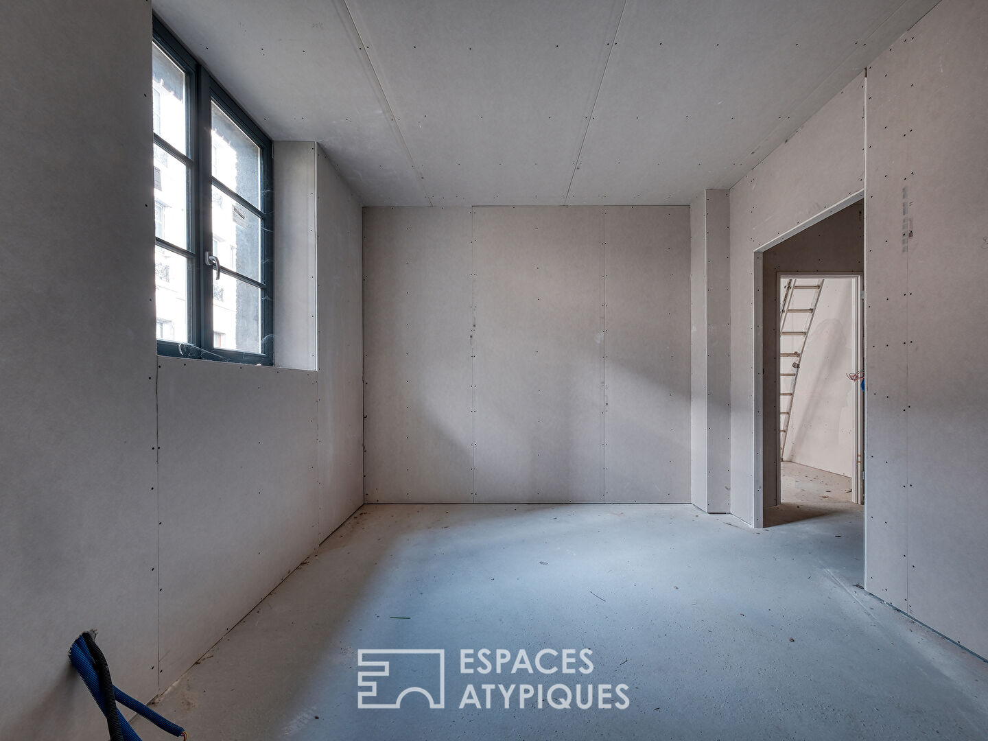 Anciennes écuries revisitées, au coeur d&rsquo;un quartier prisé d&rsquo;Orléans