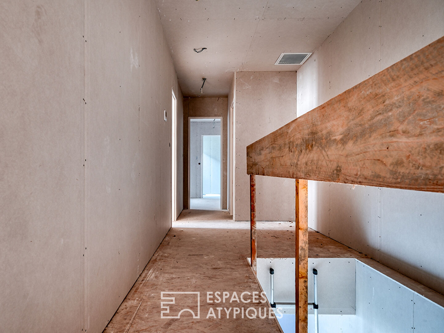 Anciennes écuries revisitées, au coeur d&rsquo;un quartier prisé d&rsquo;Orléans