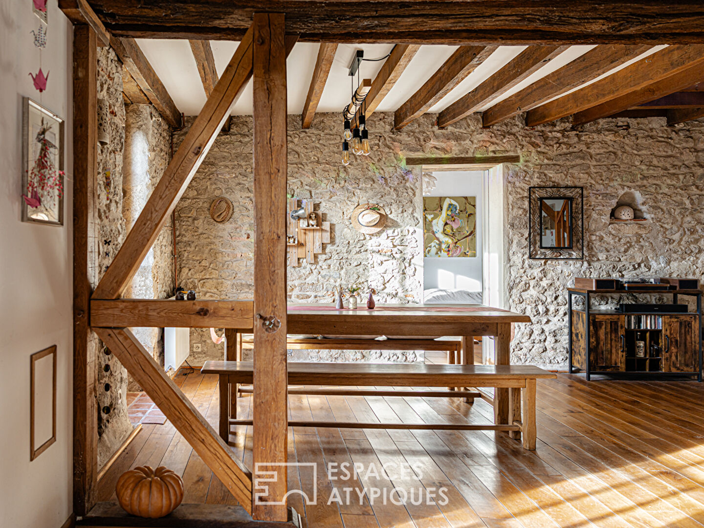 Longère de charme dans un environnement préservé en lisière de forêt