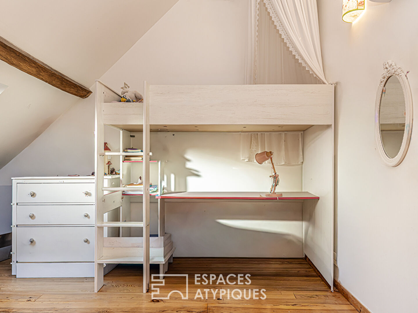 Longère de charme dans un environnement préservé en lisière de forêt