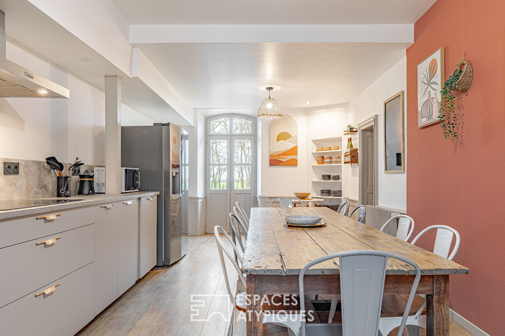 Bâtisse XVIIIème totalement rénovée avec couloir de nage