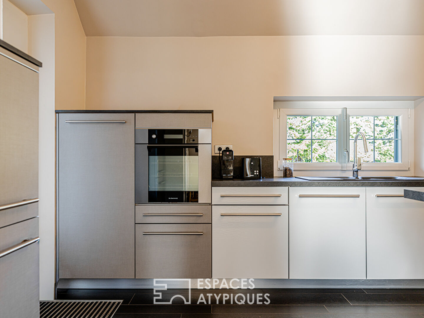 Maison de caractère, parc paysager et piscine