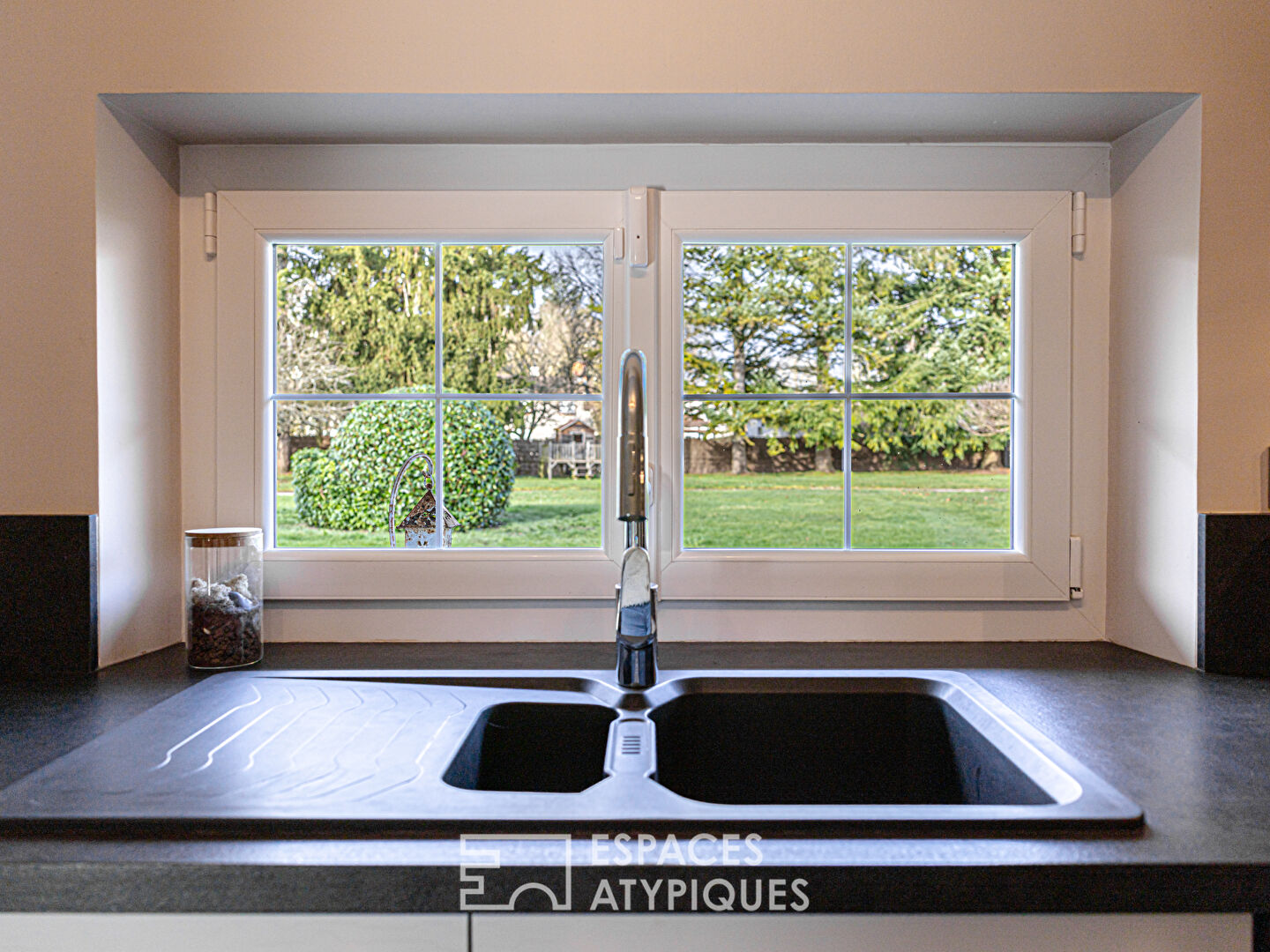 Maison de caractère, parc paysager et piscine