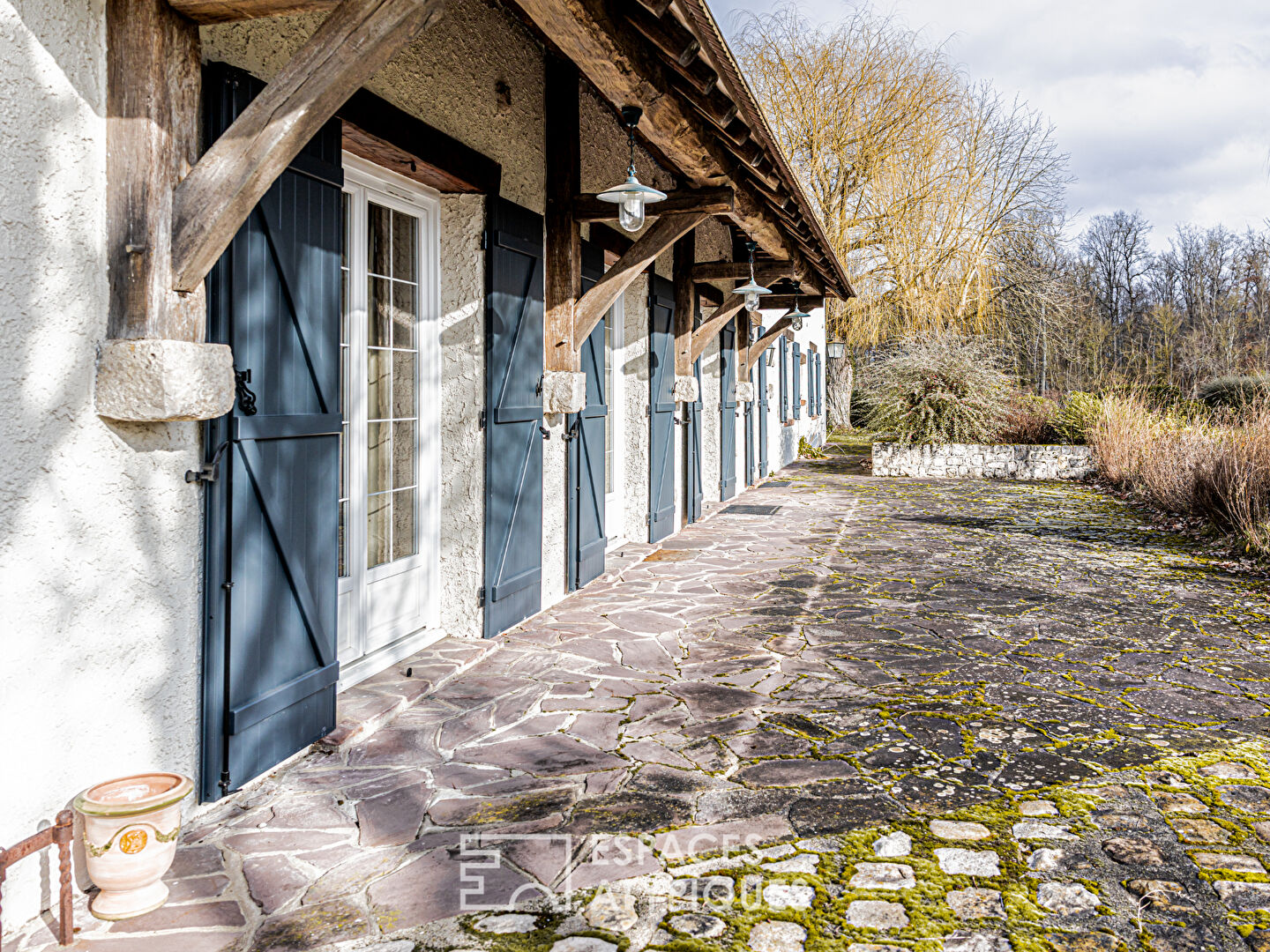 Maison de caractère, parc paysager et piscine