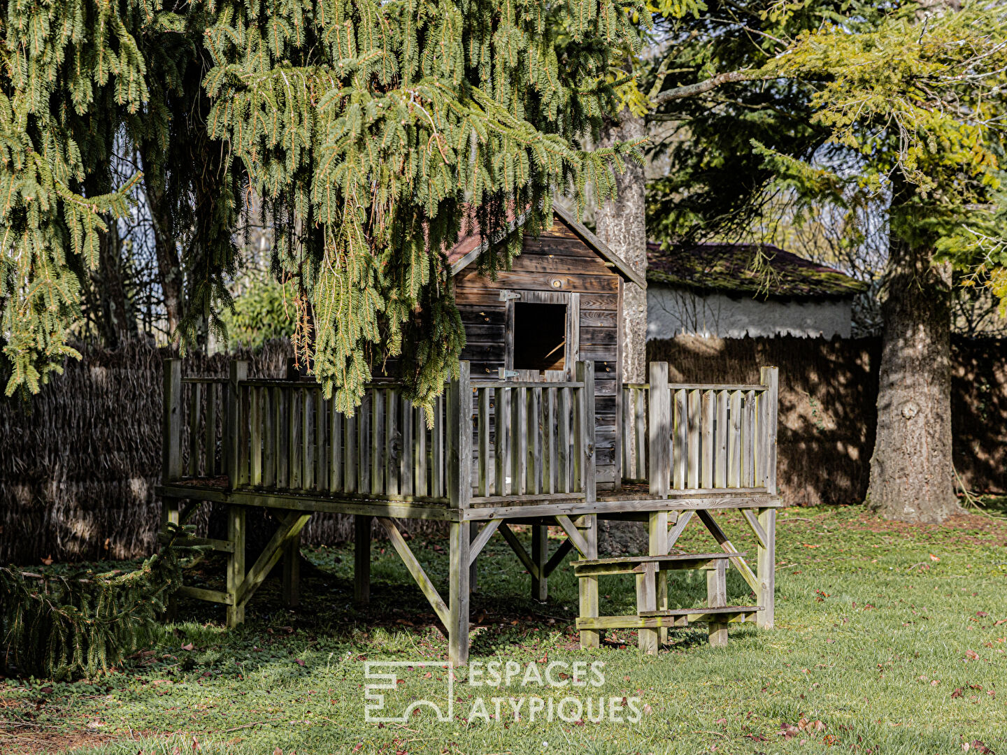 Maison de caractère, parc paysager et piscine