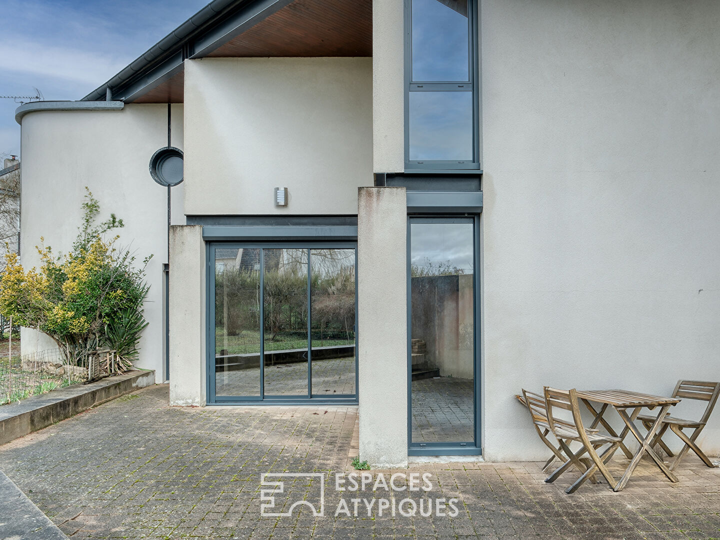 Duplex contemporain avec jardin