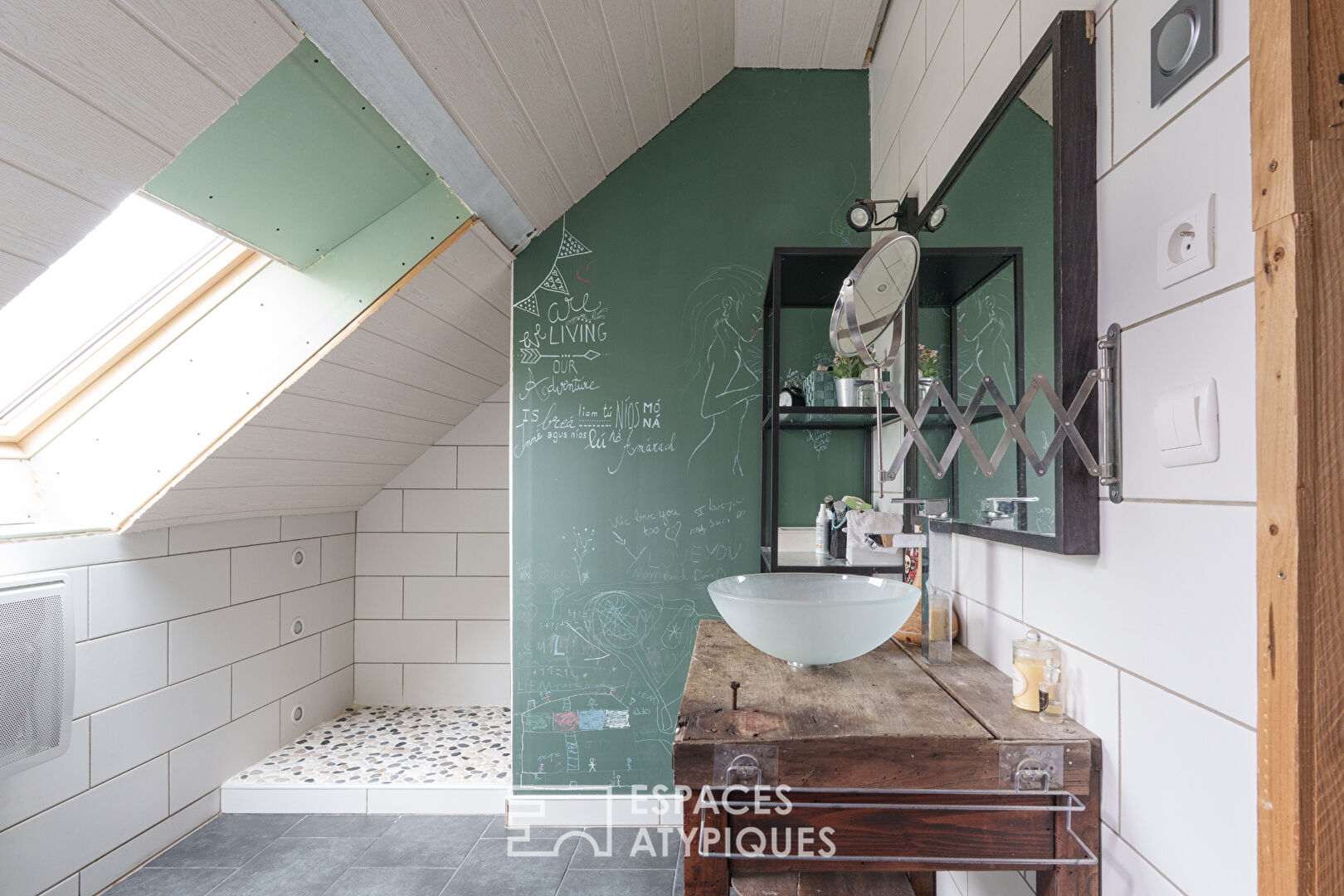 Maison de caractère, esprit loft au vert